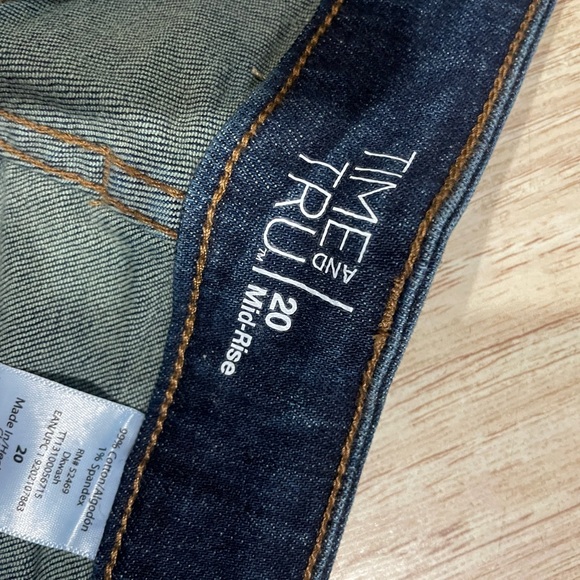 Time and Tru Dark Blue Ankle Jeans - Picture 3 of 5